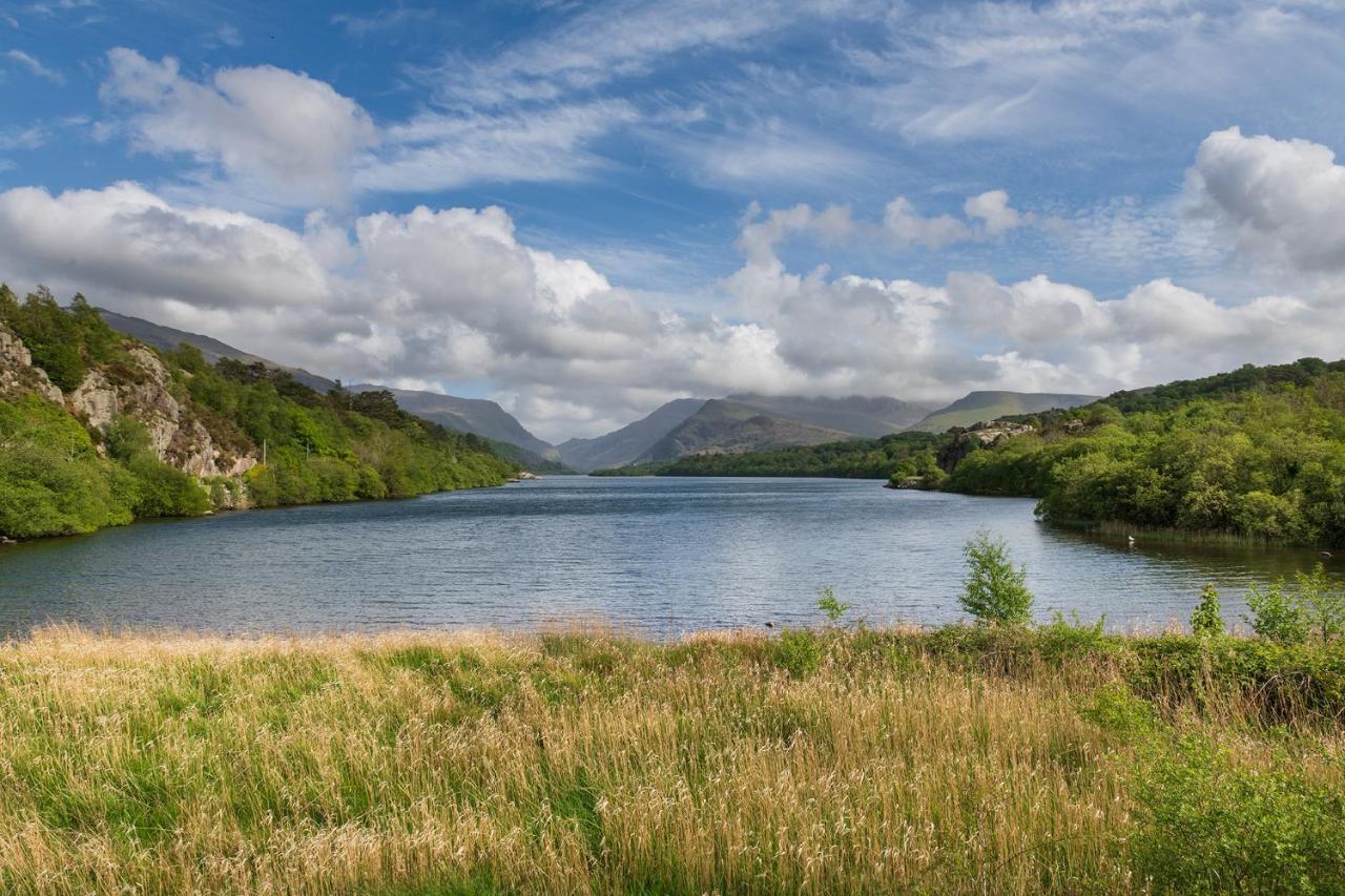 Arlyn, Padarn Lake Viewpoint In Snowdonia Κερνάρφον Εξωτερικό φωτογραφία